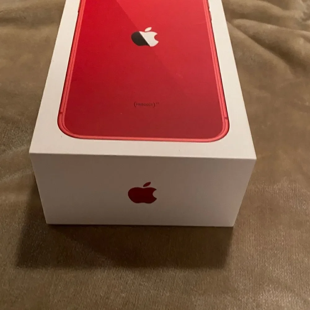 iPhone 11 Phone Box 128 GB